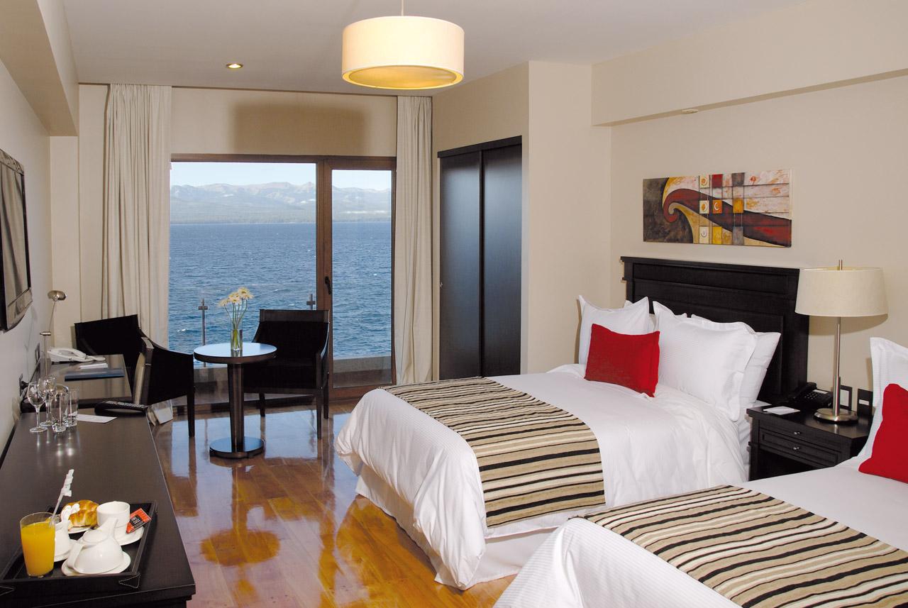 Alma Del Lago Suites & Spa San Carlos de Bariloche Exteriér fotografie A room at the hotel