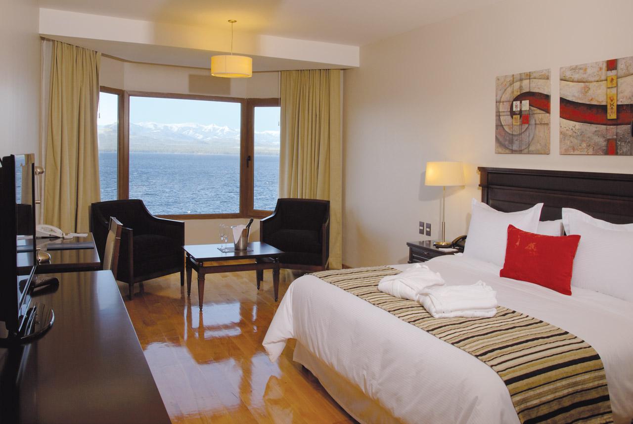 Alma Del Lago Suites & Spa San Carlos de Bariloche Exteriér fotografie A room at the hotel