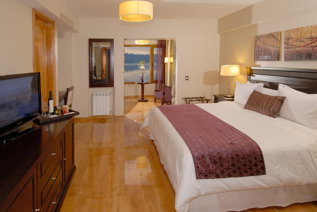 Alma Del Lago Suites & Spa San Carlos de Bariloche Exteriér fotografie A room at the hotel