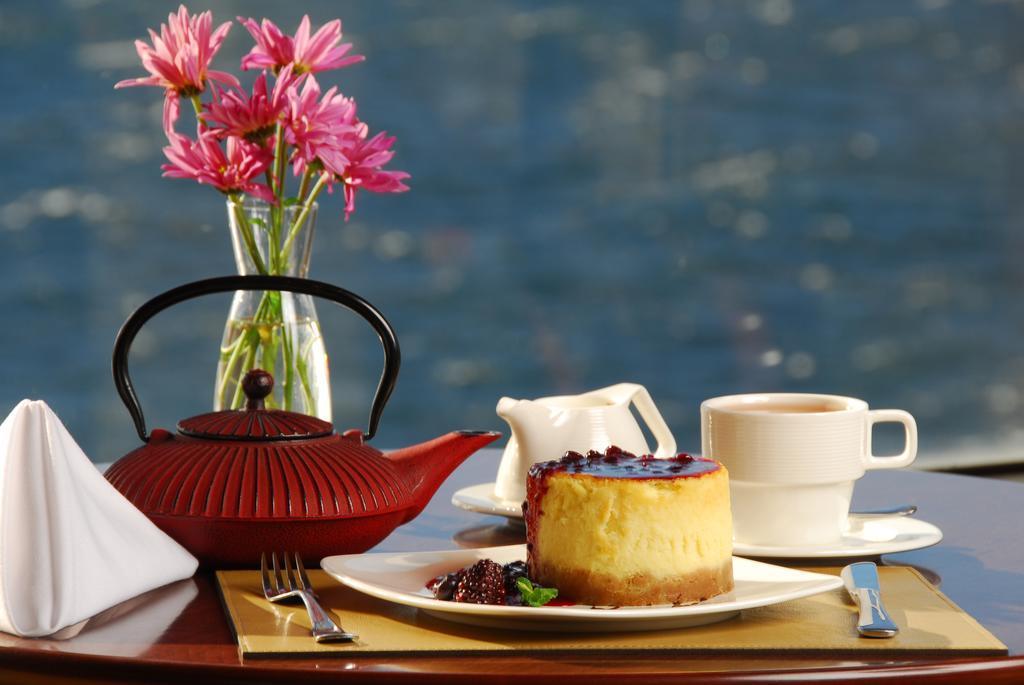 Alma Del Lago Suites & Spa San Carlos de Bariloche Exteriér fotografie A tea party