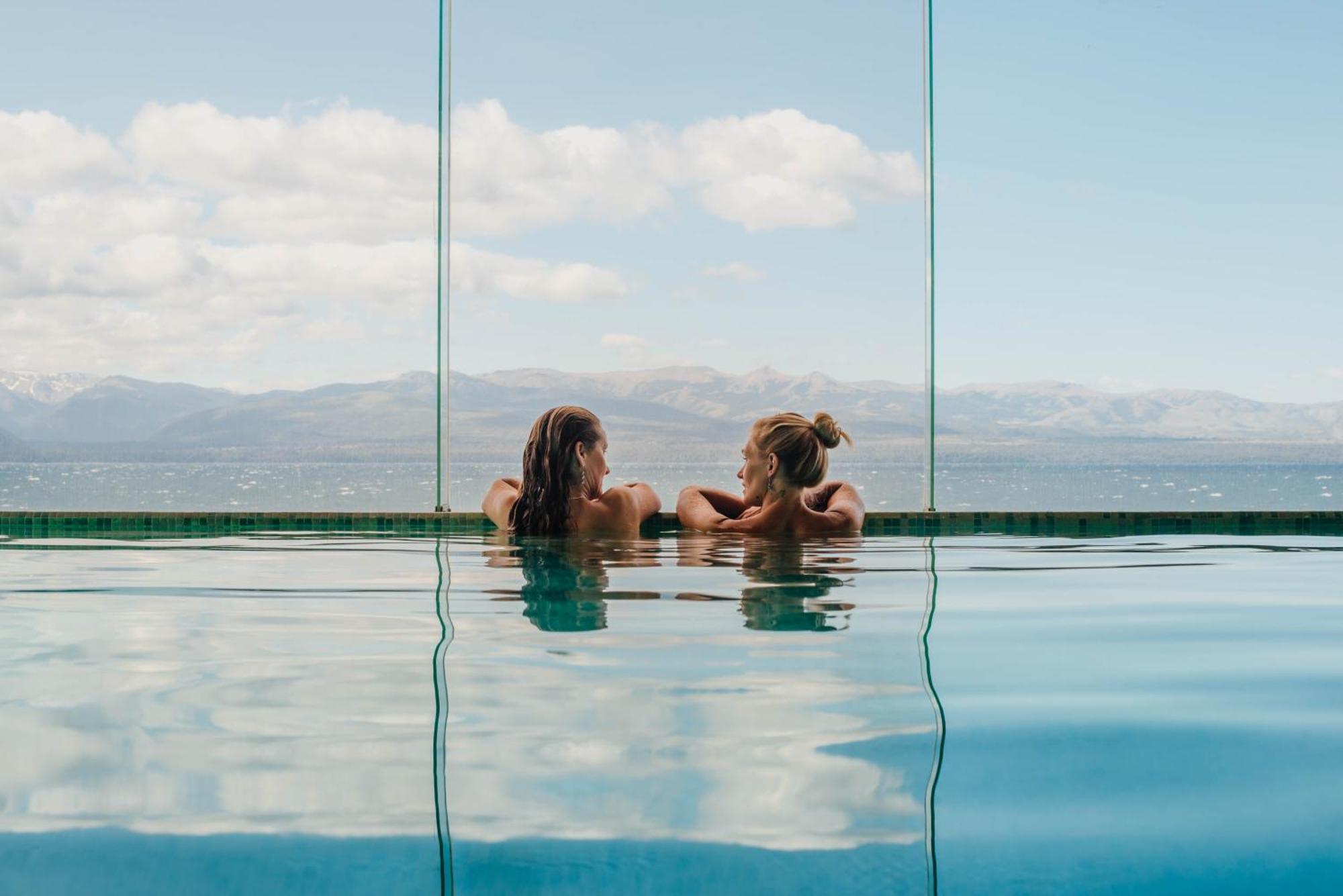 Alma Del Lago Suites & Spa San Carlos de Bariloche Exteriér fotografie Infinity pool