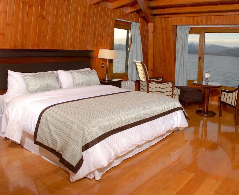 Alma Del Lago Suites & Spa San Carlos de Bariloche Exteriér fotografie A bedroom in the hotel