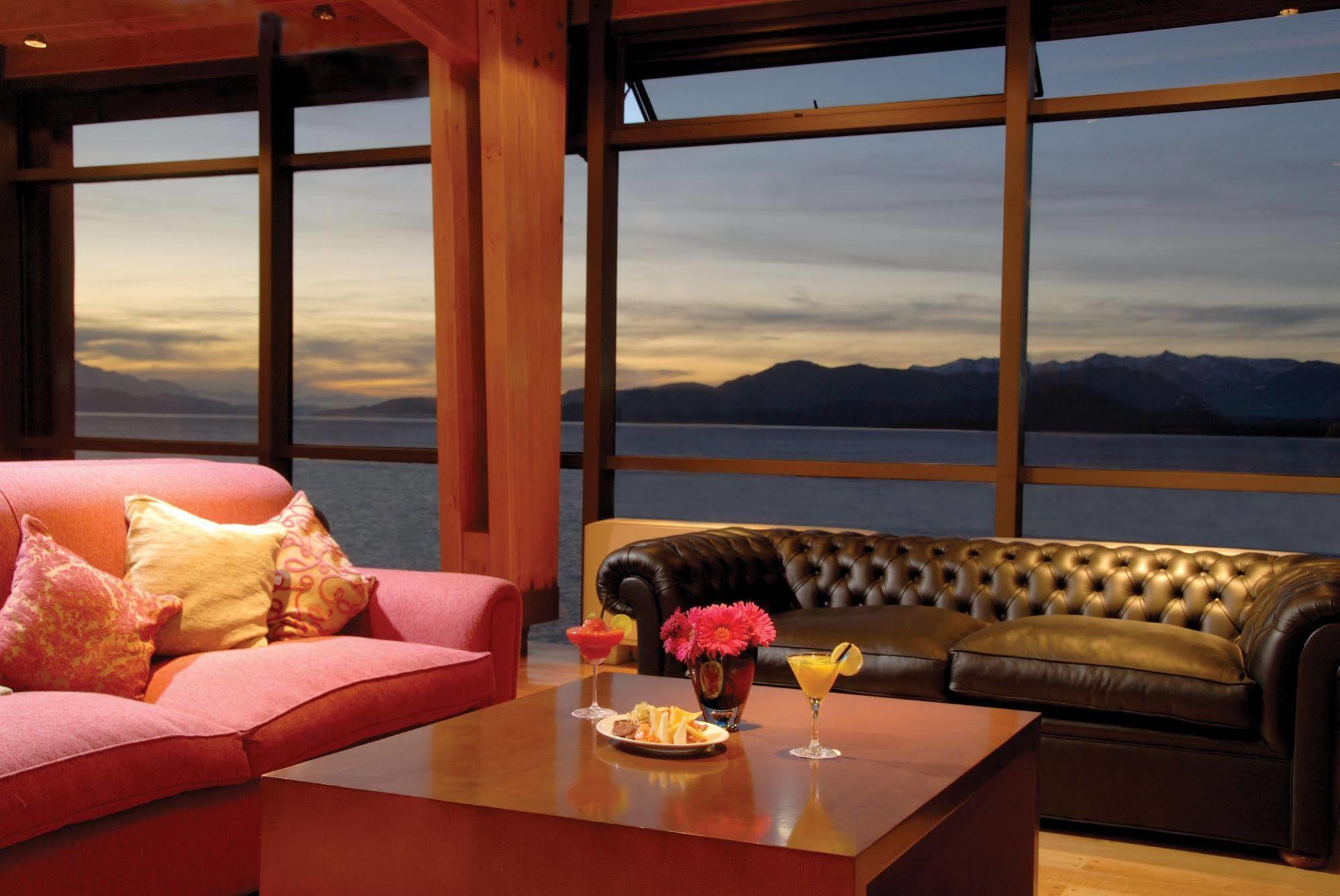 Alma Del Lago Suites & Spa San Carlos de Bariloche Exteriér fotografie The Living Room at the Hotel